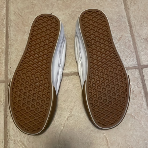 Vans - Picture 7 of 13